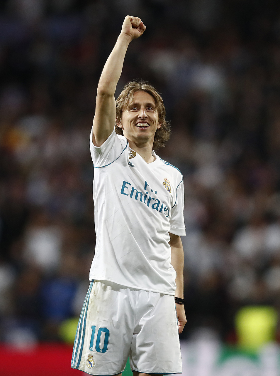 巴萨小将亚马尔父亲在贝蒂斯球迷区庆祝被带离